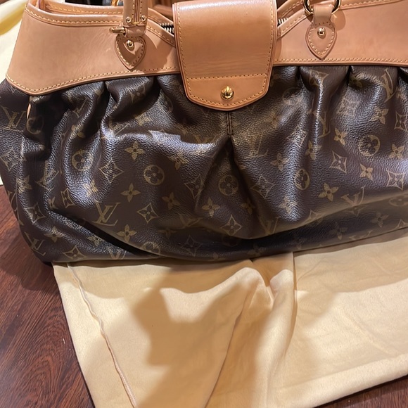 LOUIS VUITTON
Monogram Boetie MM - Picture 11 of 11